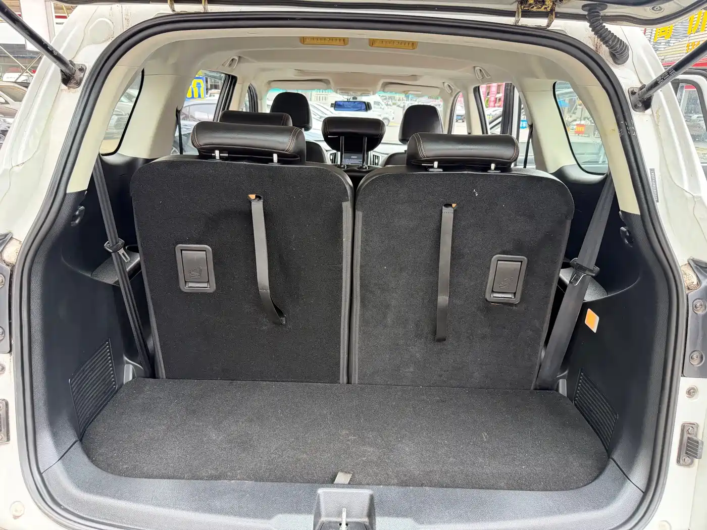 SWM Motor SWM X7 2019 2018 1.8L Manual Comfort 7-Seater