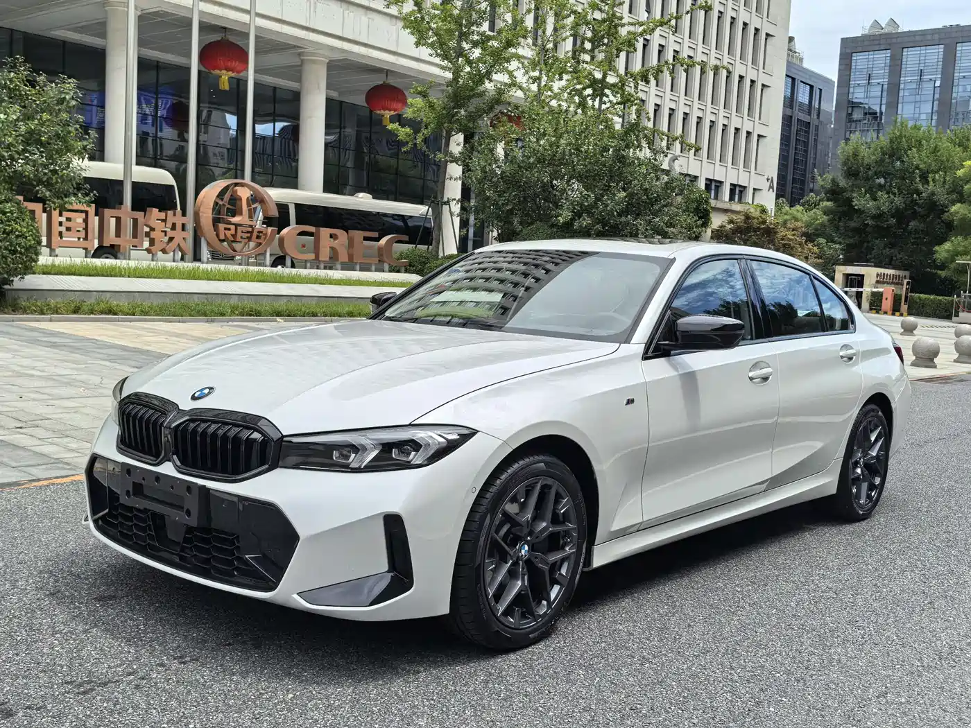 BMW 3 Series 2026 2026 330Li M Sport Shadowline Package