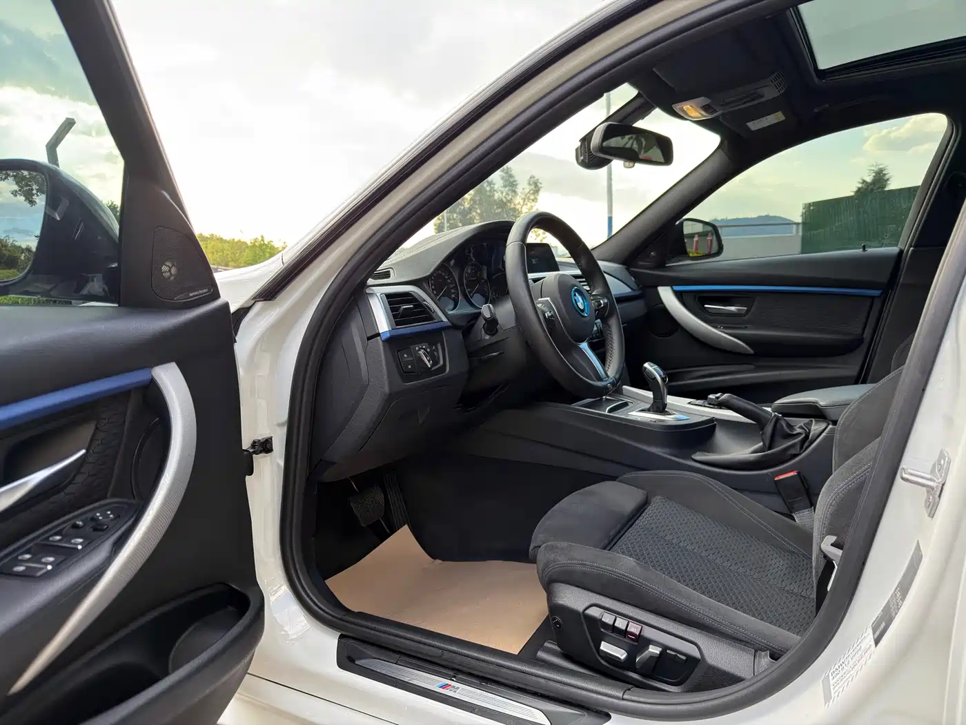 BMW 3 Series 2018 320i M Sport Package фото 10