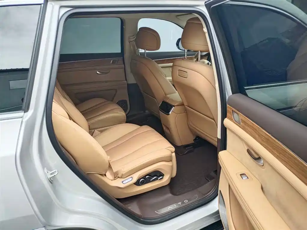 AITO Wenjie AITO M7 2024 1.5T Smart AWD Max 6-Seater фото 5