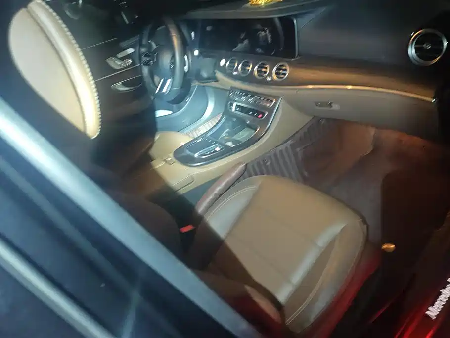 MERCEDES-BENZ E CLASS