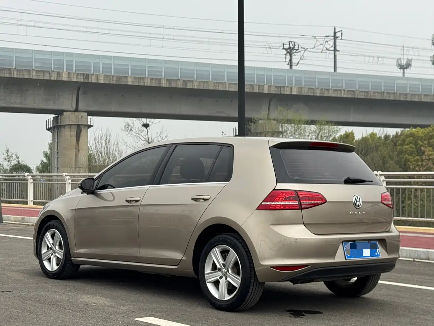 Volkswagen Golf 2016 1.6L Automatic Comfort фото 4