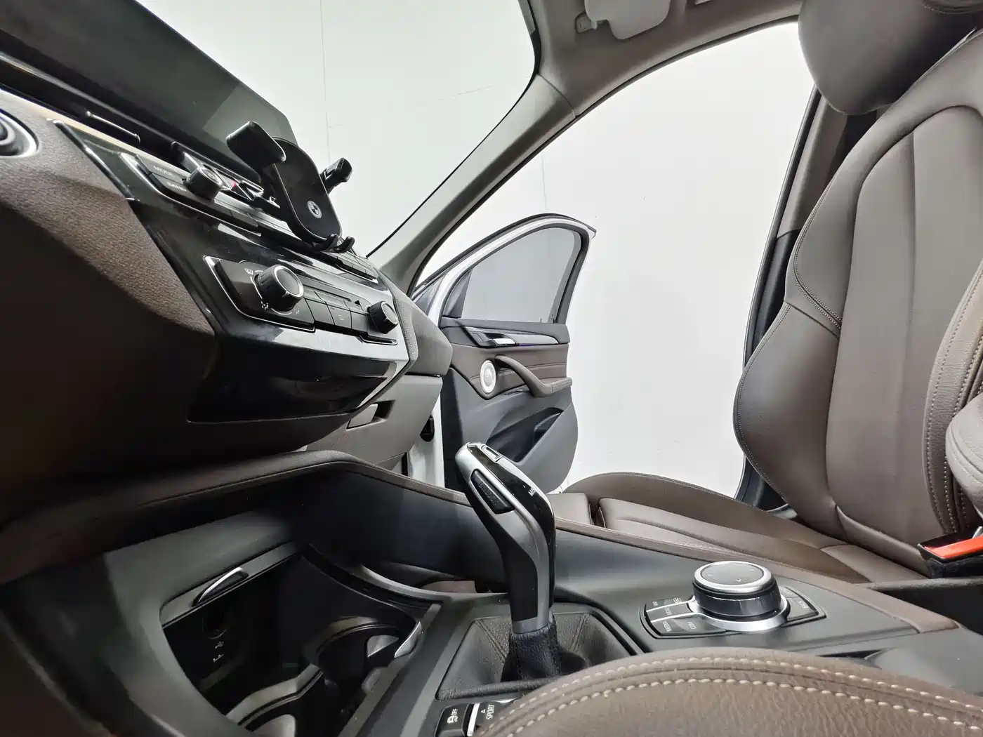 BMW X1 2022 sDrive20Li Fashion фото 12