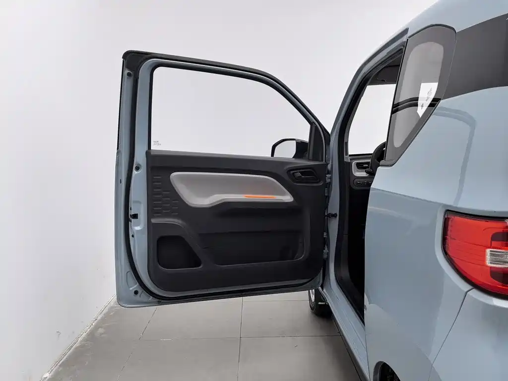 Фото 8 - Wuling Motors Hongguang MINIEV