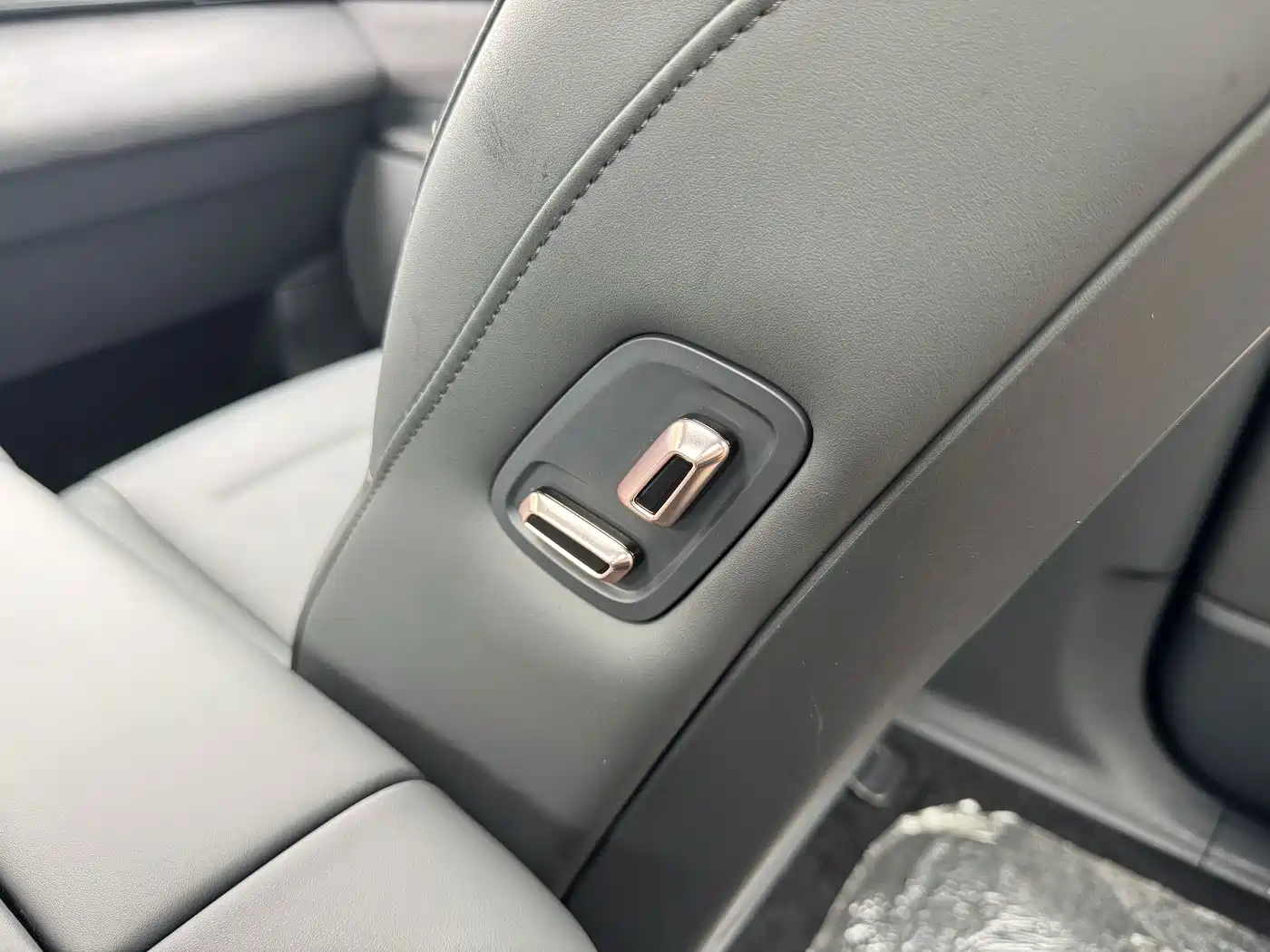 Dongfeng Yipai eπ008 2025 2024 210Max Range Extender 6-Seater