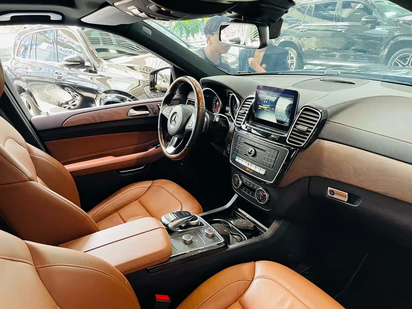 Mercedes-Benz GLS 2016 GLS 400 4MATIC Luxury фото 22