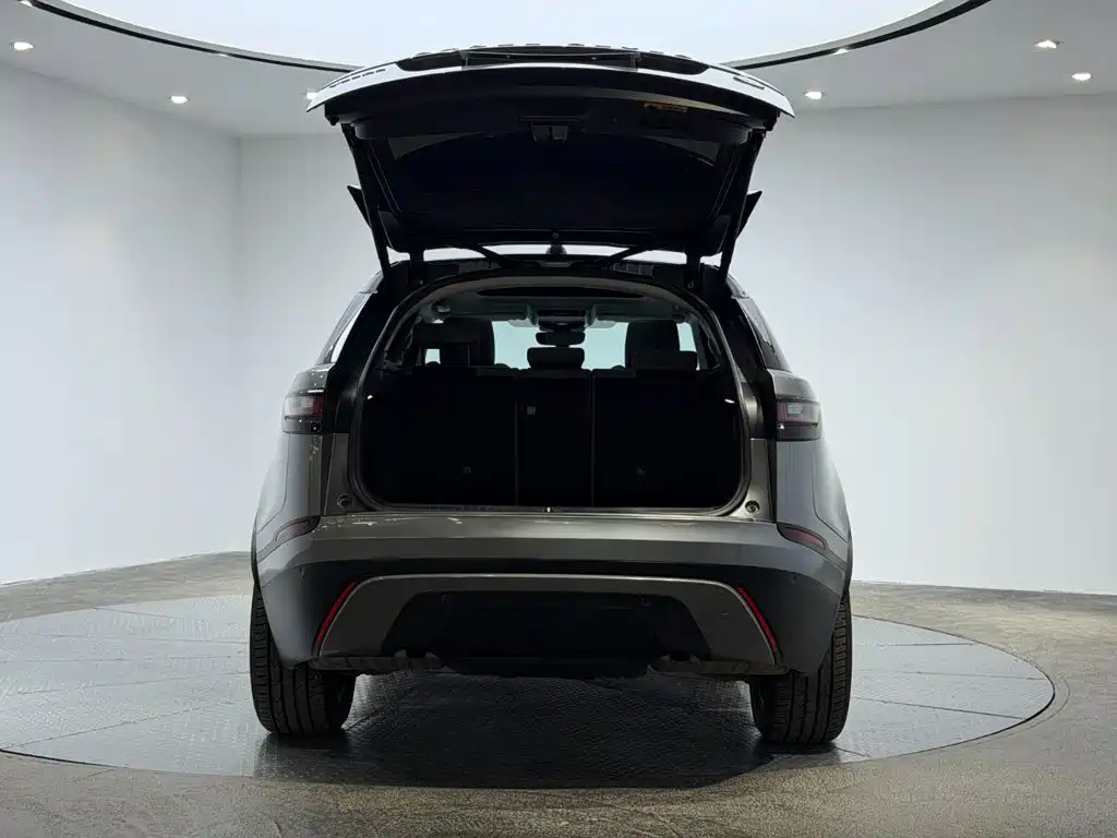 Фото 8 - Land Rover Range Rover Velar