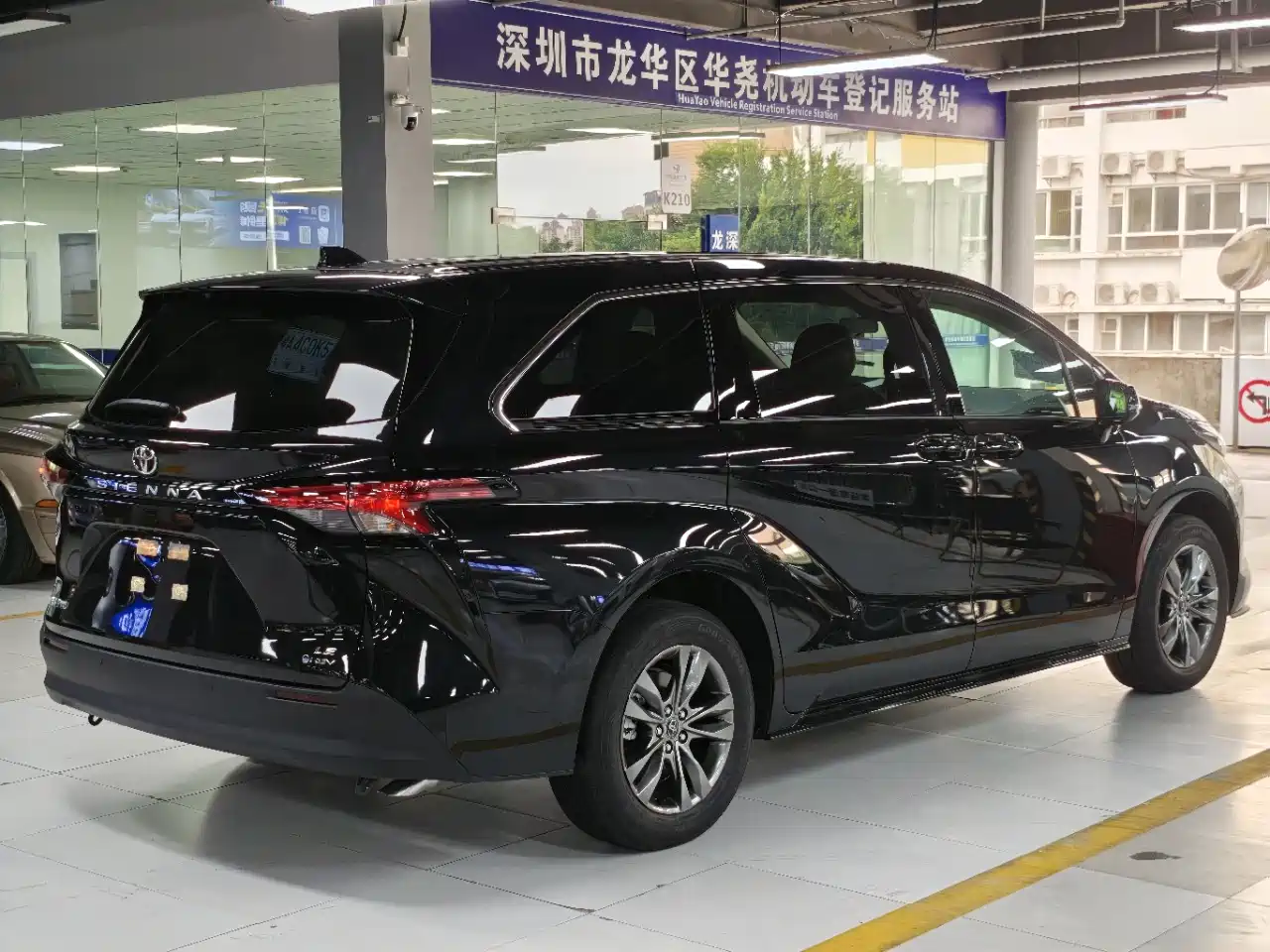 Toyota Sienna 2026 Model 2.5L Hybrid 2WD Comfort Edition фото 15