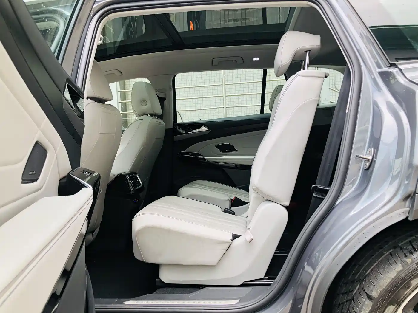 Volkswagen ID.6 X 2024 2023 Upgraded Powerful AWD Edition