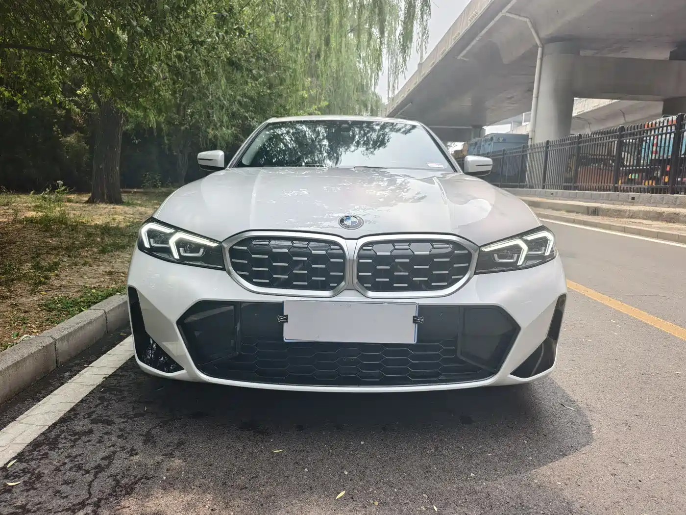 BMW 3 Series 2023 325Li M Sport Package фото 2