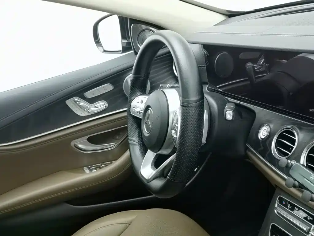 Mercedes-Benz E-Class, миниатюра 22