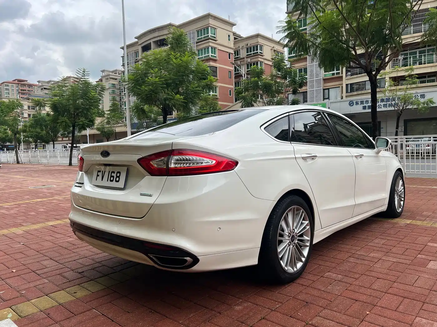 Фото 6 - Ford Mondeo