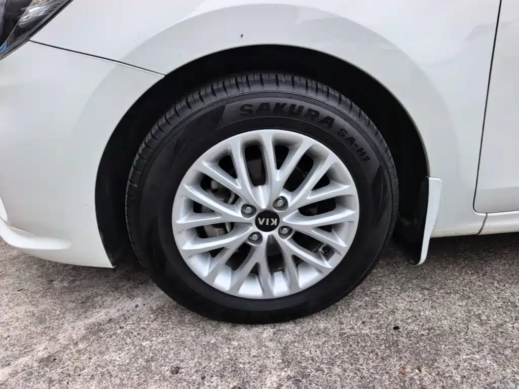 Kia K2 2018 2017 Sedan 1.4L MT 15th Anniversary Special Edition GLS