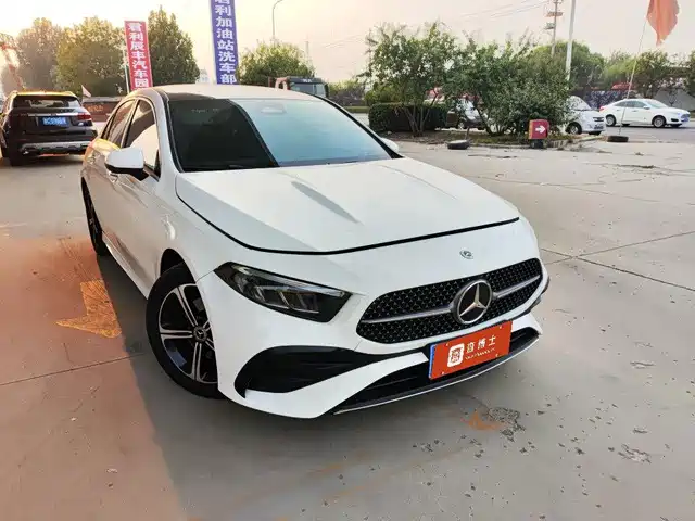Mercedes-Benz A-Class 2024 Facelift A 200 L Fashion — фото 2