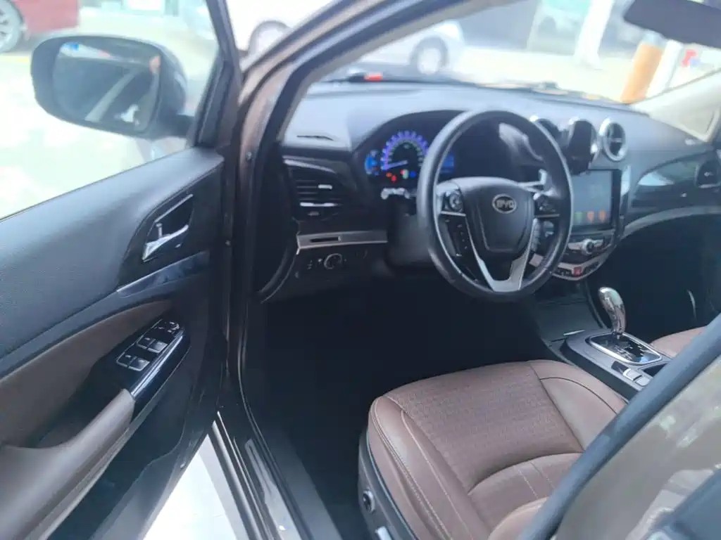 BYD S7 2017 2017 2.0T Auto Luxury