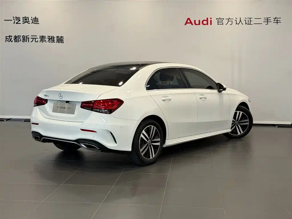 Mercedes-Benz A-Class 2019 A 180 L Sport Sedan фото 4