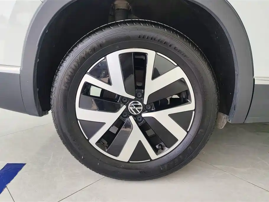 Volkswagen Tayron 2024 330TSI 2WD Luxury Plus Advanced фото 6