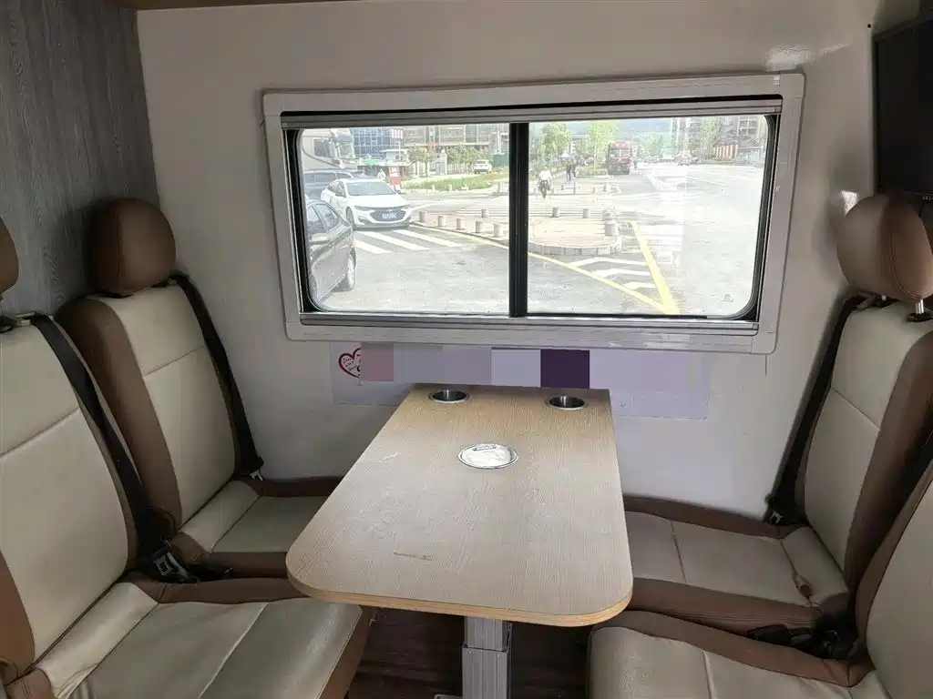 SAIC Maxus Xintu V80 2018 2.5T AMT Aoyun Short Wheelbase Ultra Low Roof 5-6-seater фото 6