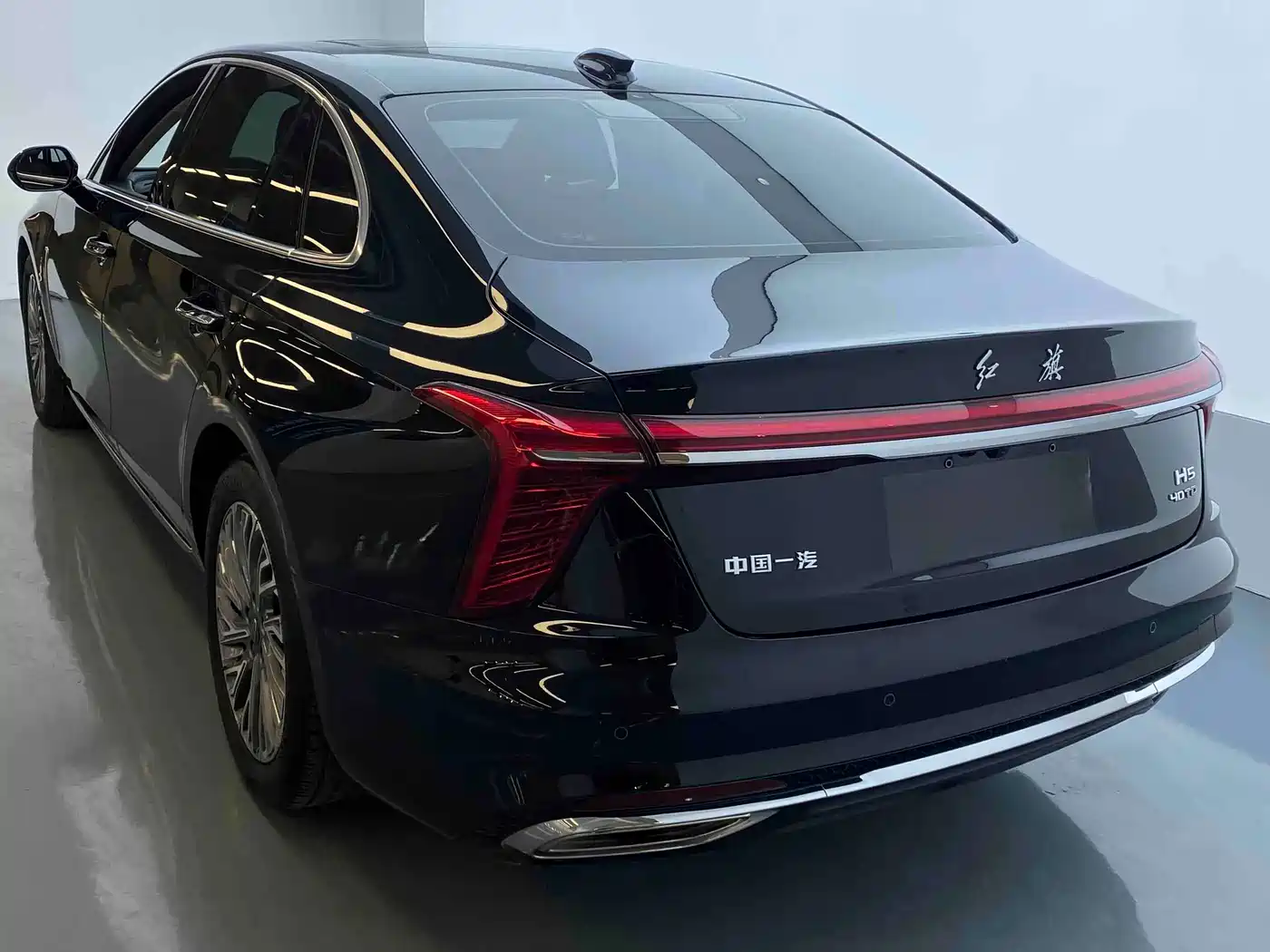Hongqi H5 2023 2.0T Auto Smart Connect Flag Comfort фото 9