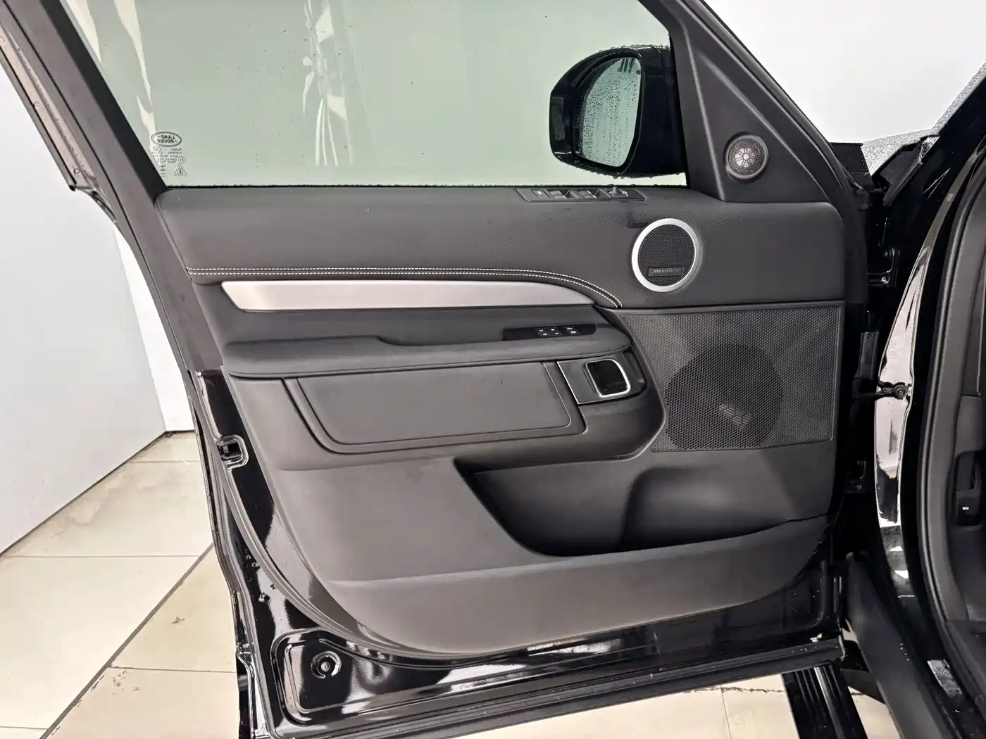Land Rover Discovery 2025 2024 360PS Dynamic SE