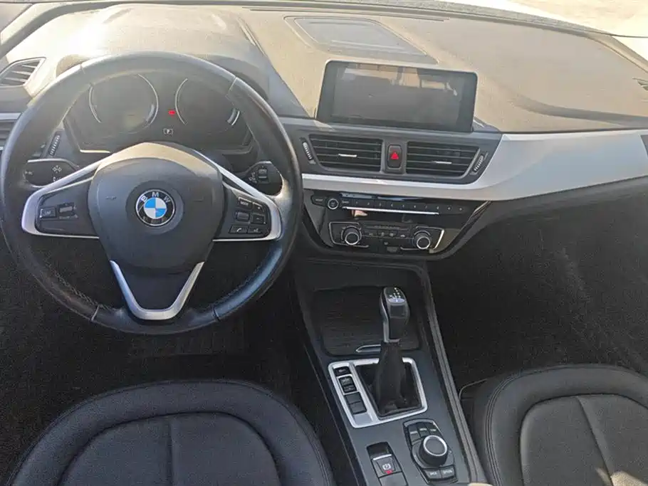 BMW 1 Series 2018 118i Fashion Edition фото 12