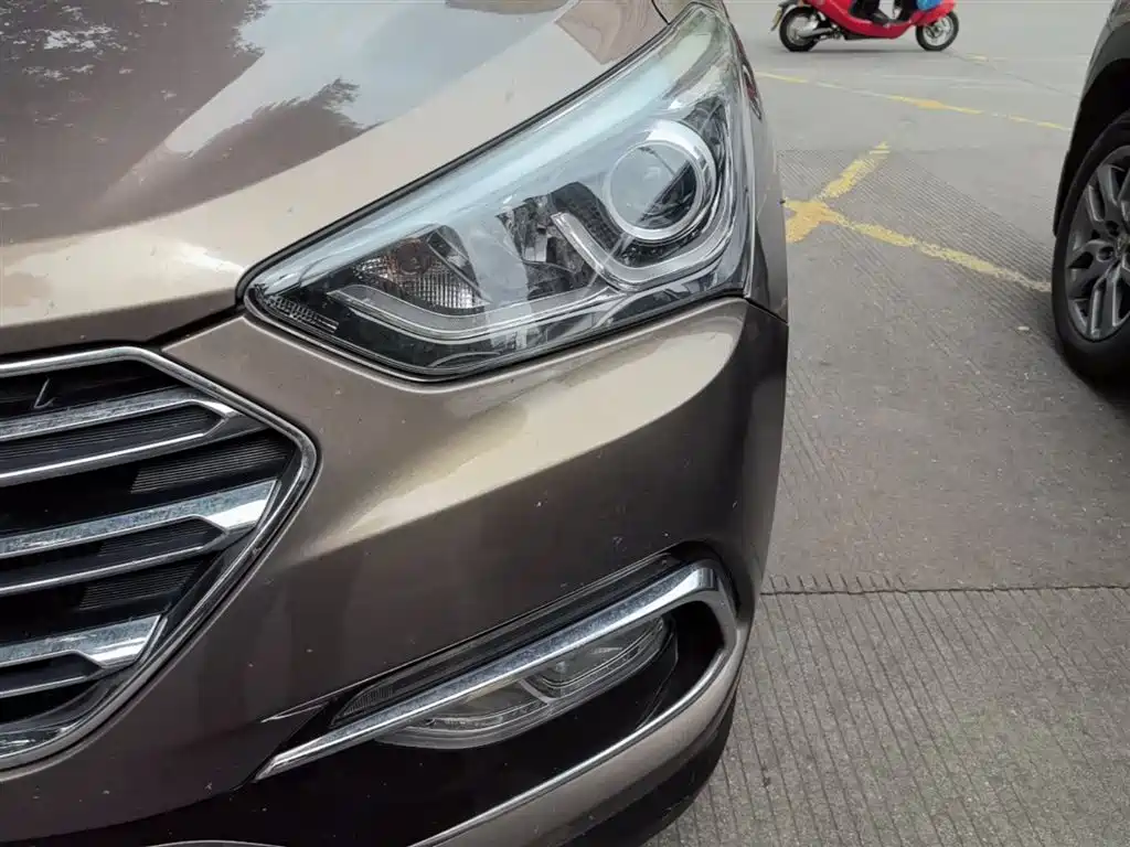 Hyundai Santa Fe 2017 2.0T Automatic 4WD Intelligent 7-Seater фото 24