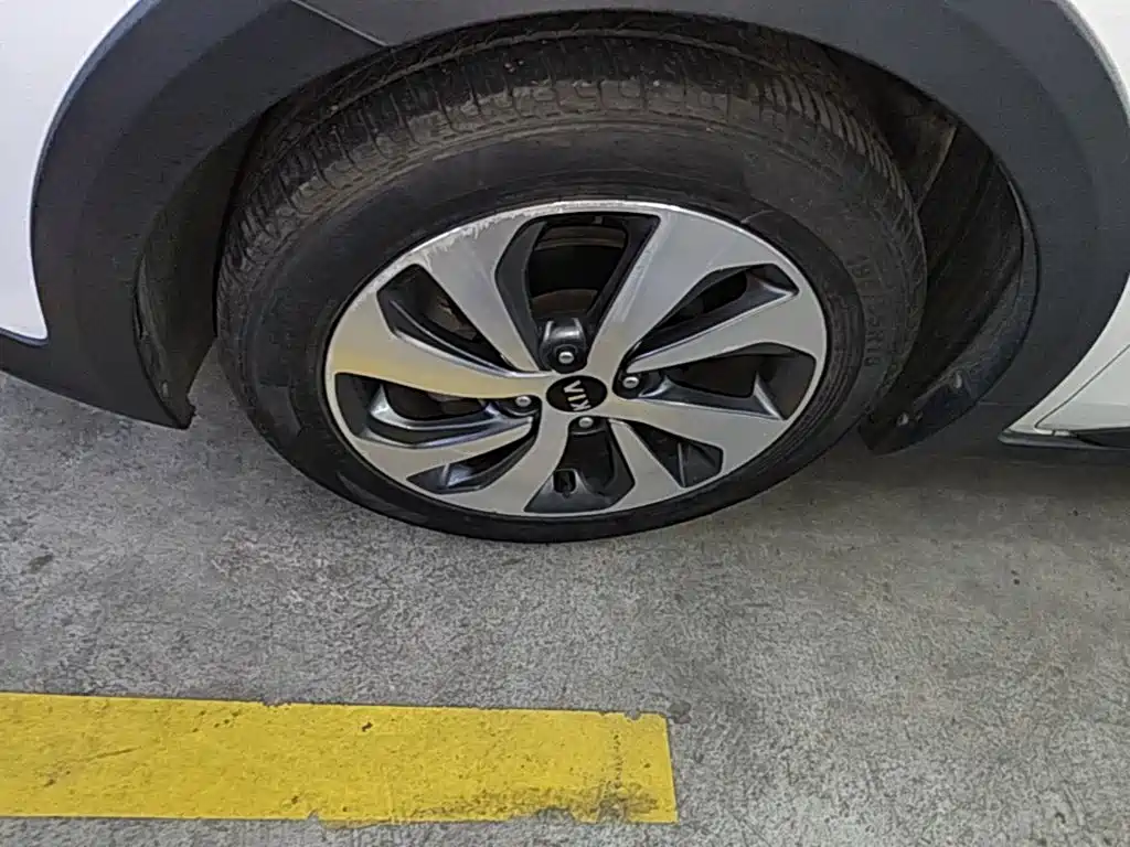 Kia KX CROSS 2018 2017 1.4L AT GLS