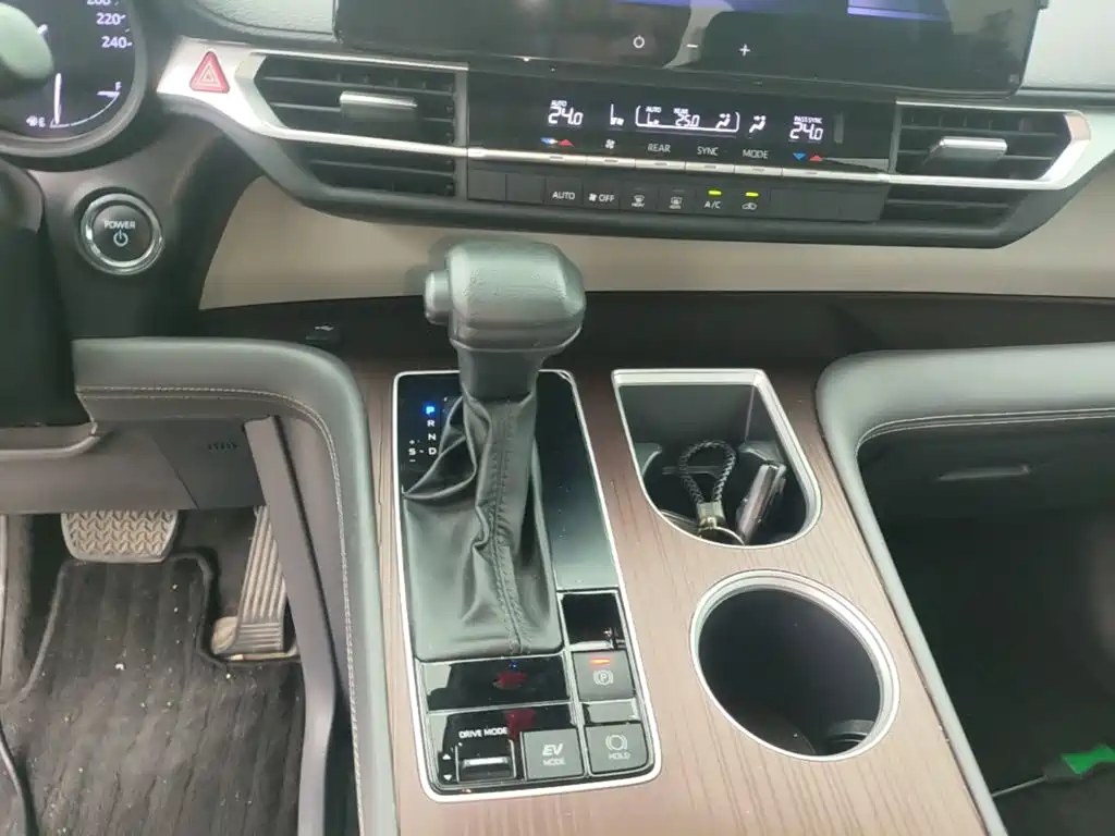 Toyota Granvia 2024 2024 2.5L Hybrid Comfort