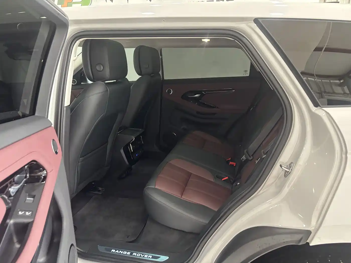 Land Rover Range Rover Evoque 2026 2024 Range Rover Evoque L 249PS Light Master Edition