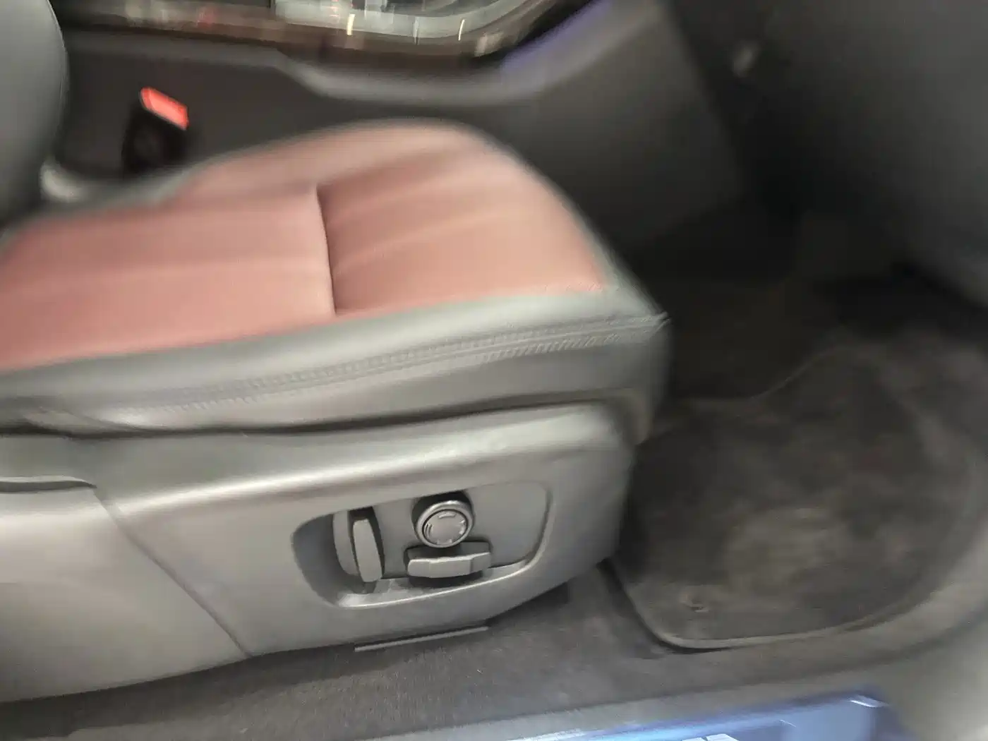 Land Rover Range Rover Evoque 2026 2024 Range Rover Evoque L 249PS Light Master Edition