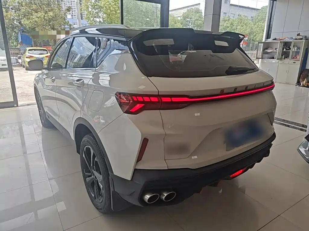 Фото 5 - Geely Coolray