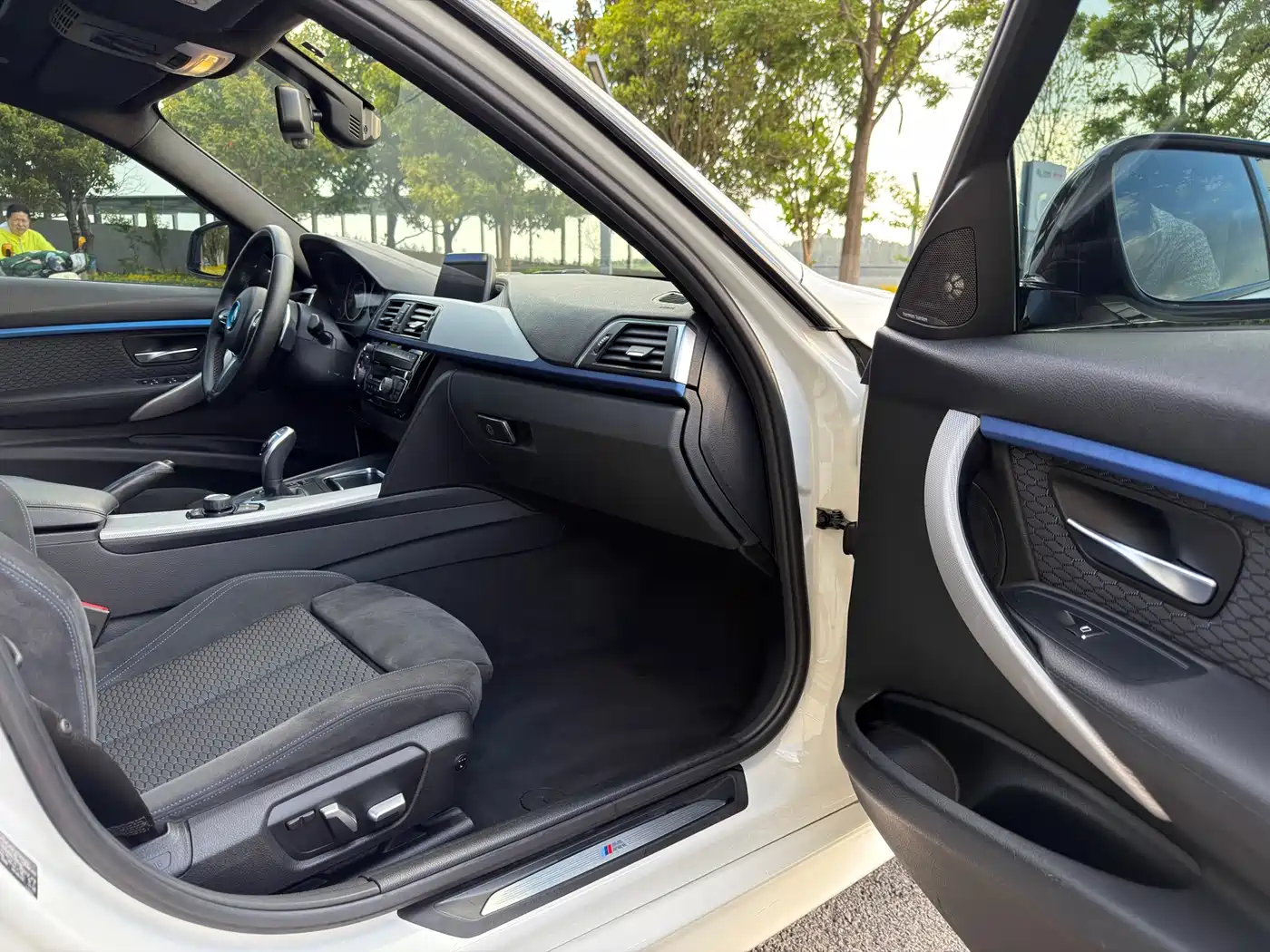BMW 3 Series 2018 320i M Sport Package фото 25