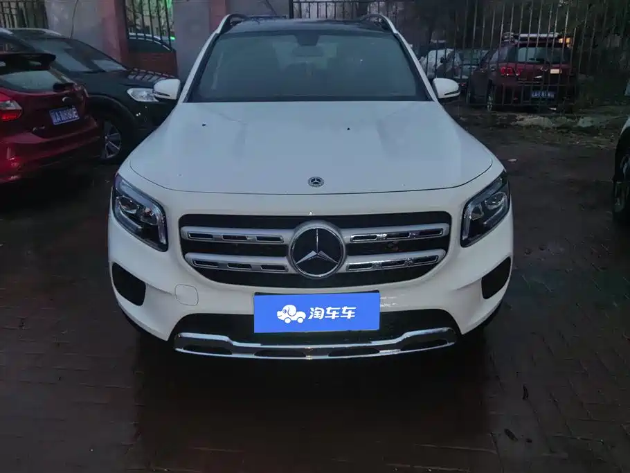 MERCEDES-BENZ GLB
