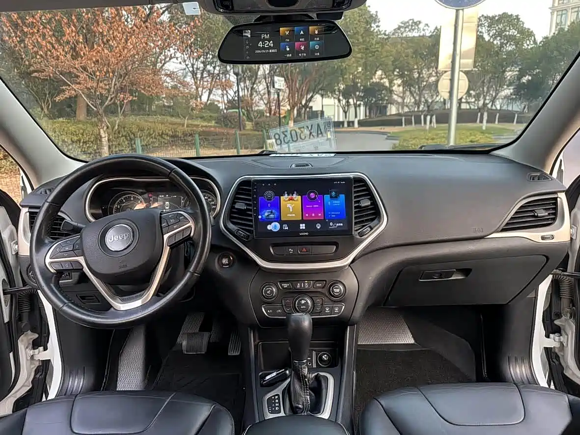 Jeep Cherokee (Import) 2015 2015 2.4L Elite Edition