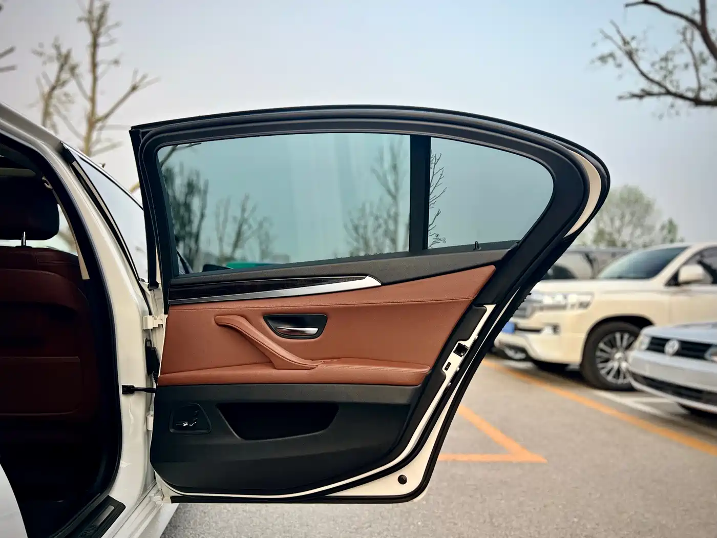 BMW 5 Series 2014 525Li Leading фото 23
