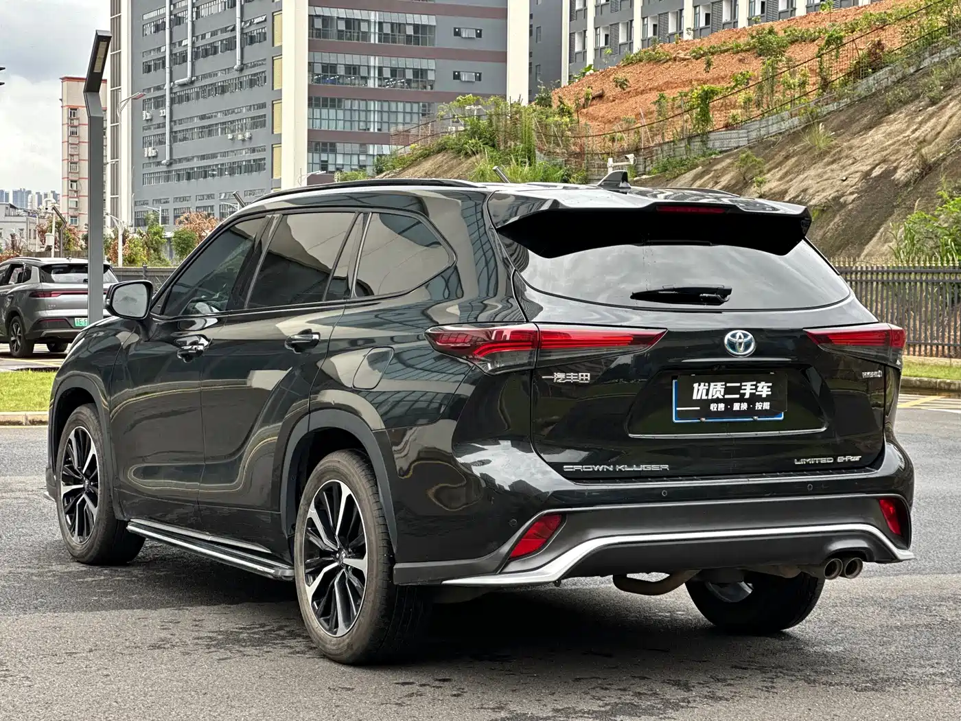 Toyota Crown Kluger 2023 2.5L HEV AWD Flagship Edition фото 9