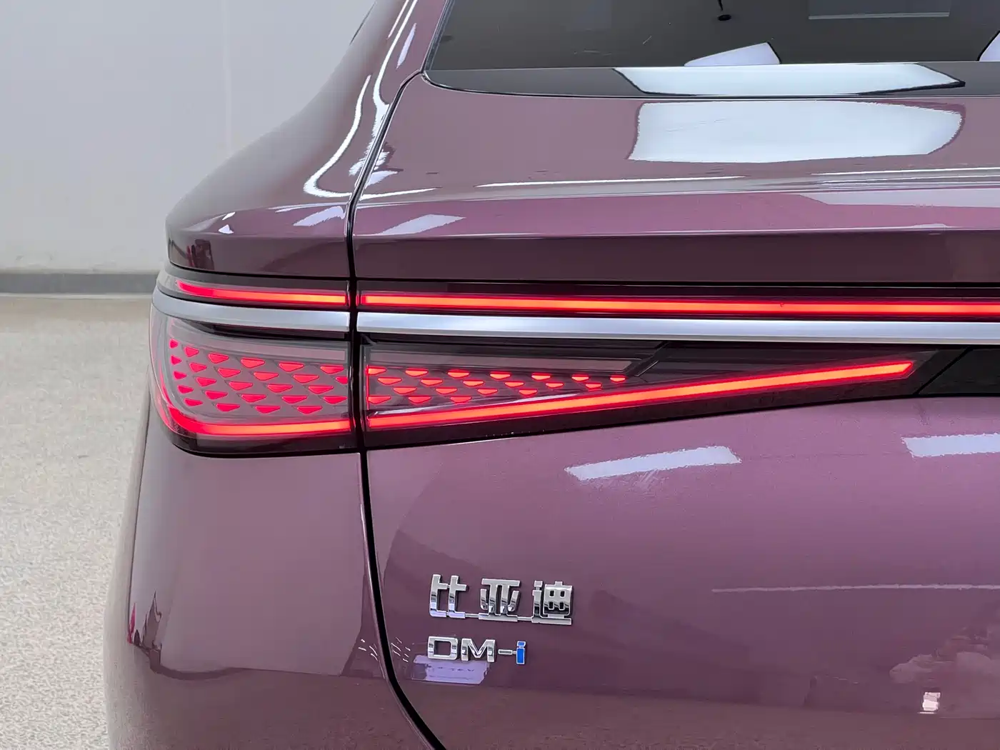 BYD Seal 2023 DM-i 1.5L 121km Premium фото 11