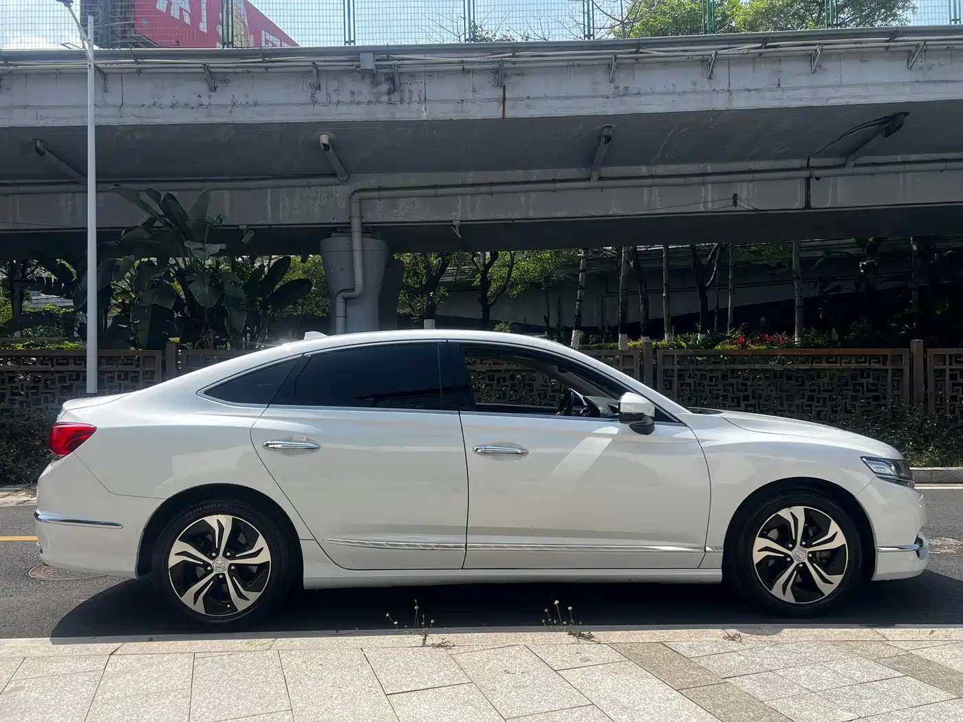 Honda Spirior 2015 2.4L Luxury Edition фото 13