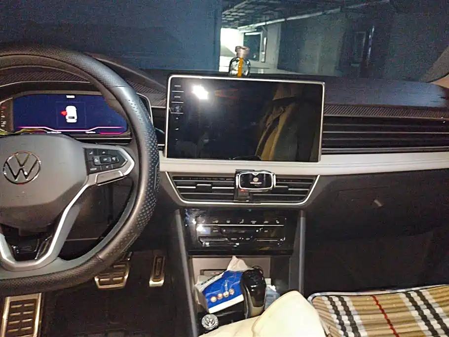 Volkswagen Tiguan L 2024 Outstanding 330TSI Auto 2WD R-Line Dragon Glory Edition фото 13