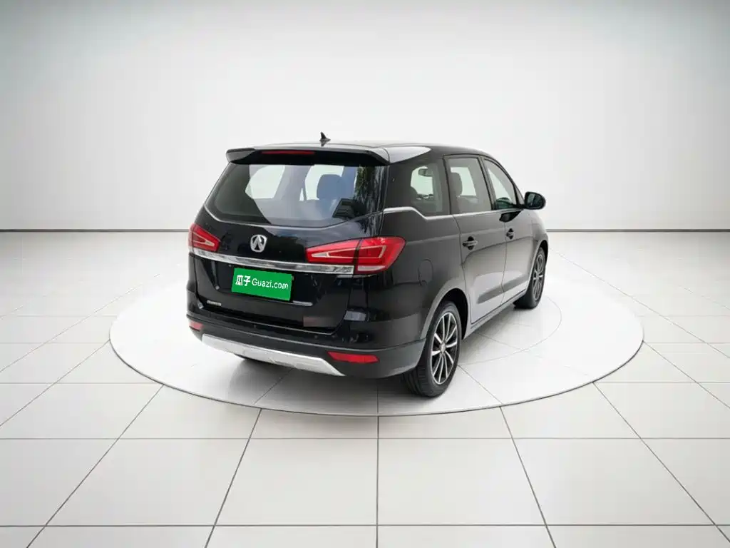 BAIC Weiwang M50F 2018 2017 1.3T Standard