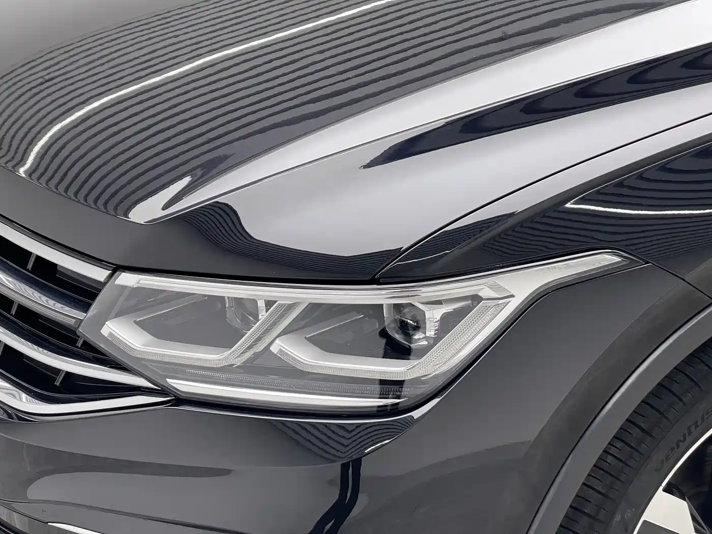Volkswagen Tiguan L 2023 330TSI Auto 2WD R-Line Flagship Edition фото 18