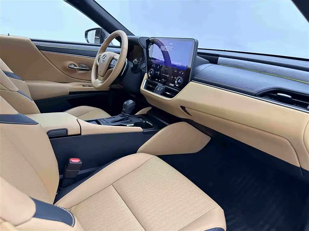Lexus ES 2025 2025 300h Ultimate Edition