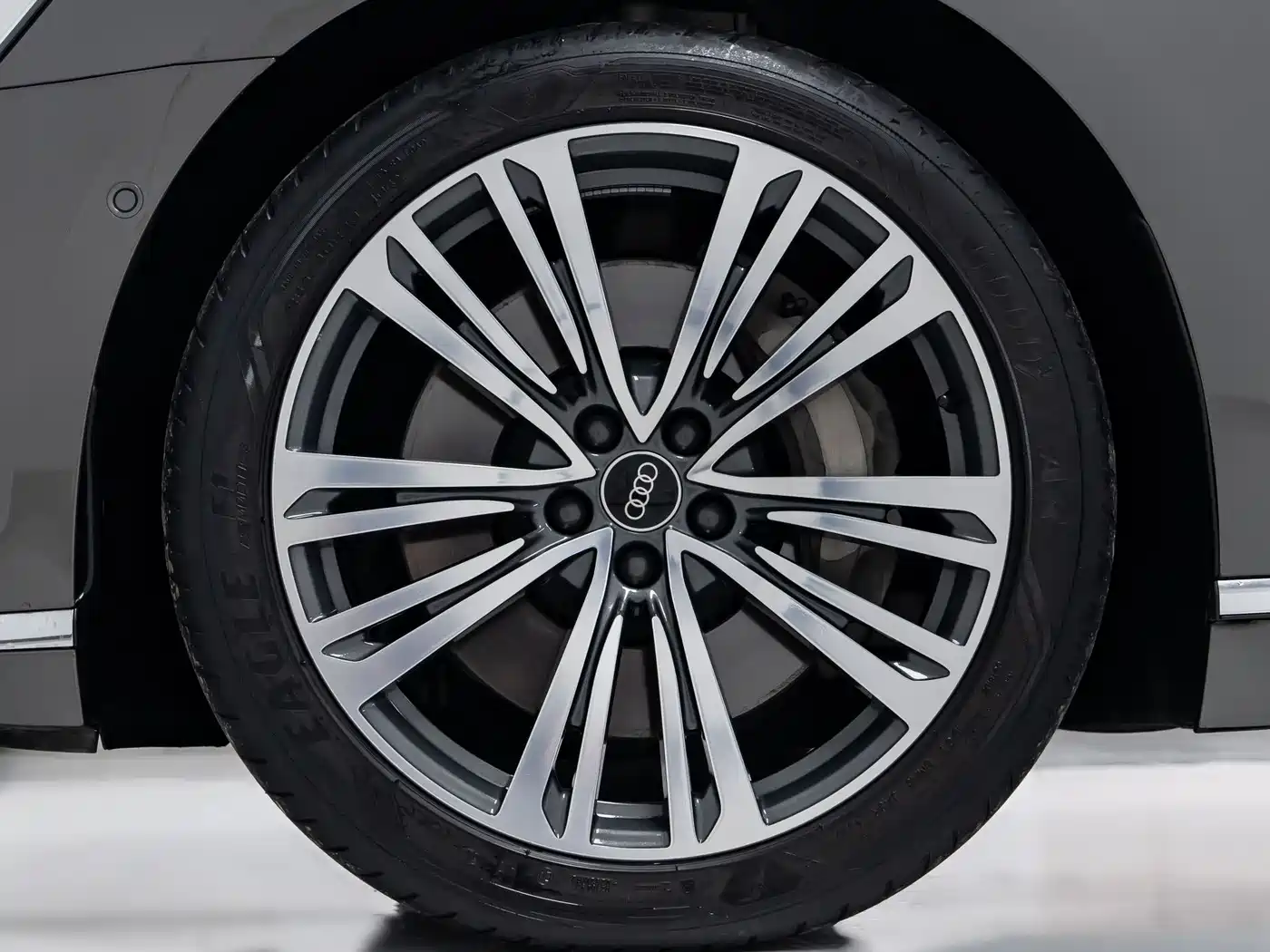 Audi A8 2021 A8L 55 TFSI quattro Premium фото 8
