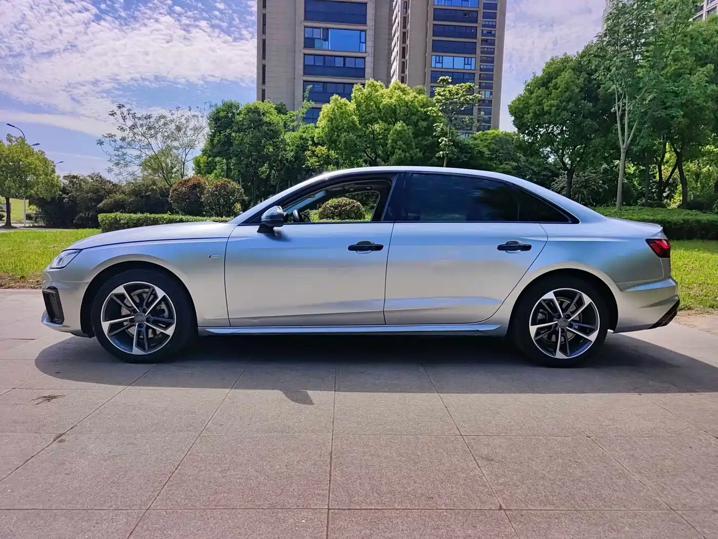 Audi A4L 2020 40 TFSI Fashion Dynamic Edition фото 3