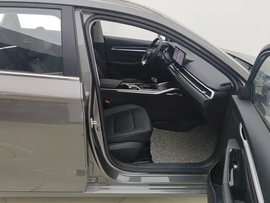 Geely Emgrand 2025 2025 4th Gen 1.5L CVT Premium