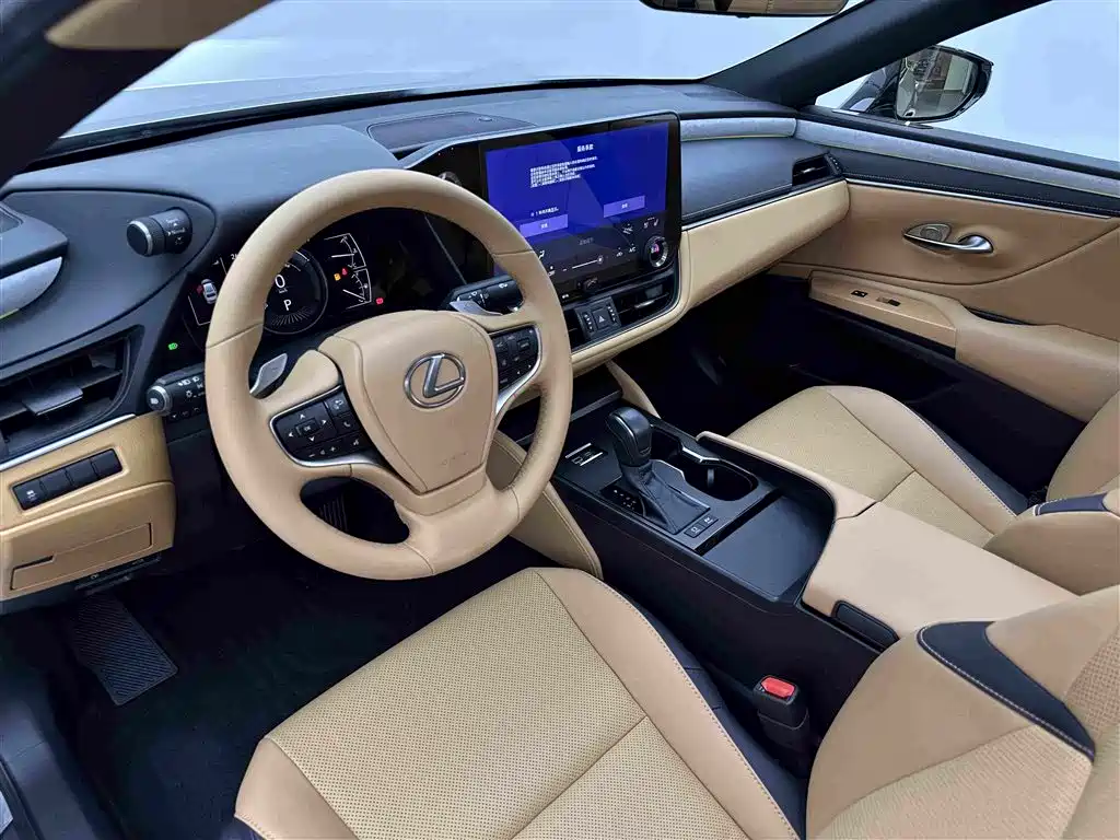 Lexus ES 2025 2025 300h Ultimate Edition