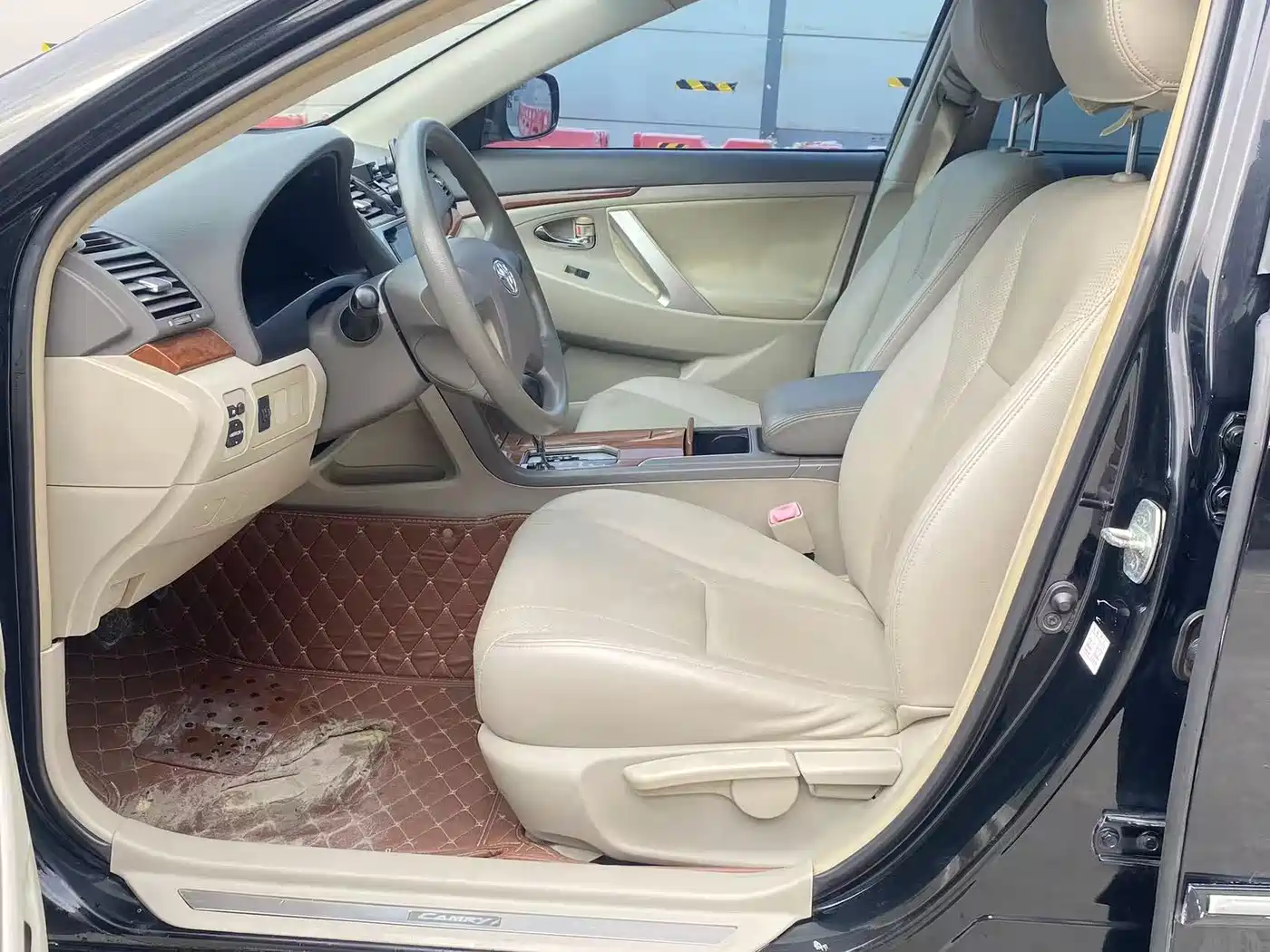 Toyota Camry 2013 200E Classic Elite Edition фото 9