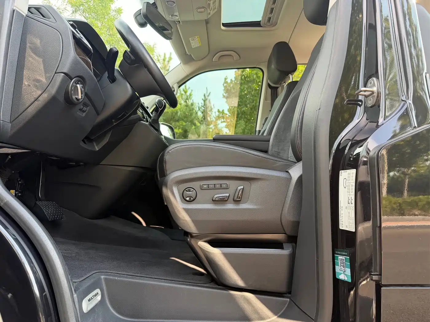 Volkswagen Multivan 2019 2018 2.0TSI 4WD Explorer Edition 7-Seater