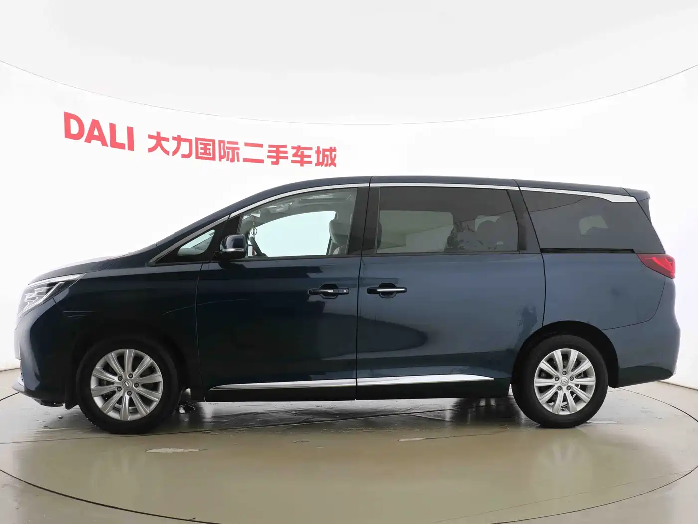 GAC Trumpchi Trumpchi M8 2018 320T Exclusive Edition фото 4