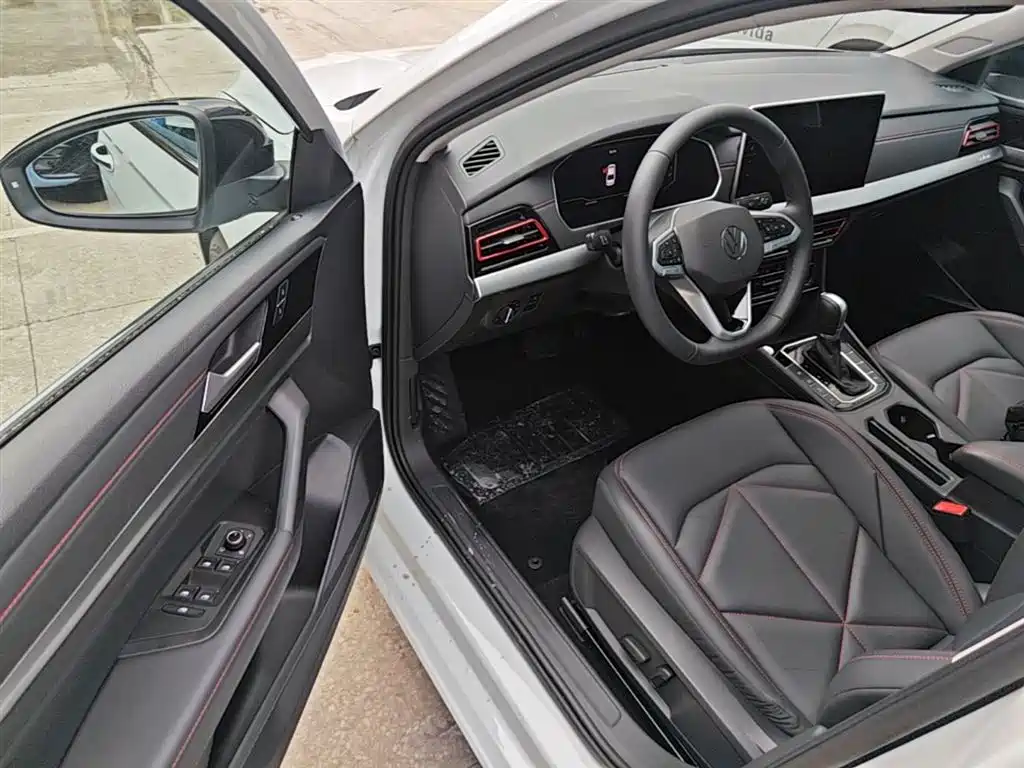 Volkswagen Lavida 2024 Model 300TSI DSG Starlight Leading Edition фото 16